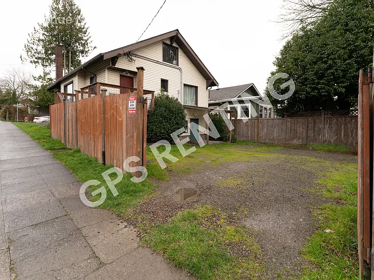 5302 9th Ave NE #2 — Photo 12
