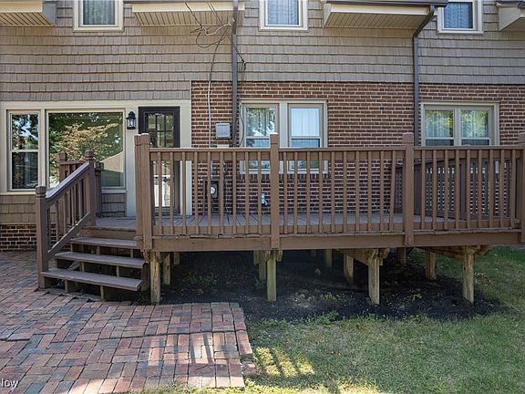 4th image of 197 Crescent Dr