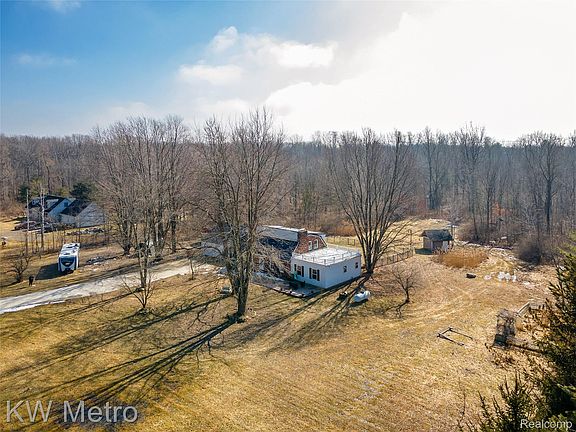 5th image of 8665 Meskill Rd