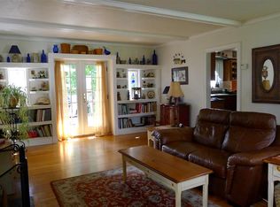 3 Colonial Dr, Schenectady, NY 12306