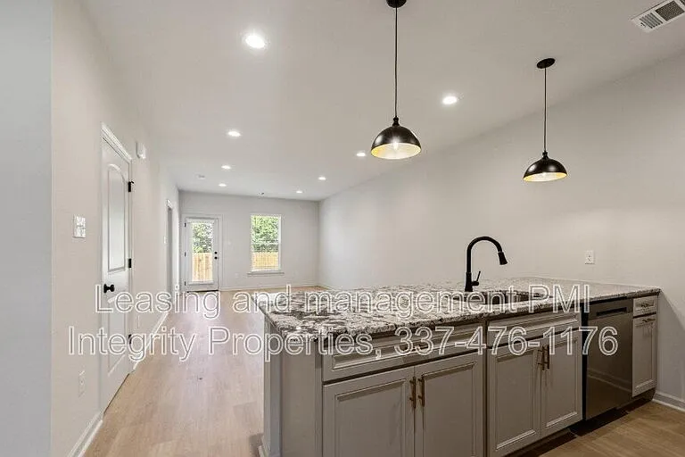 102 Foster Grove Dr — Photo 6