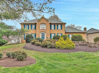 8204 Strathmore Ln, Roanoke, VA 24019