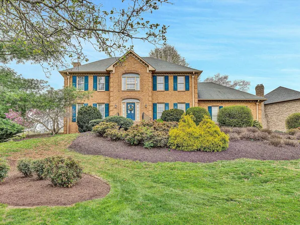 8204 Strathmore Ln, Roanoke, VA 24019