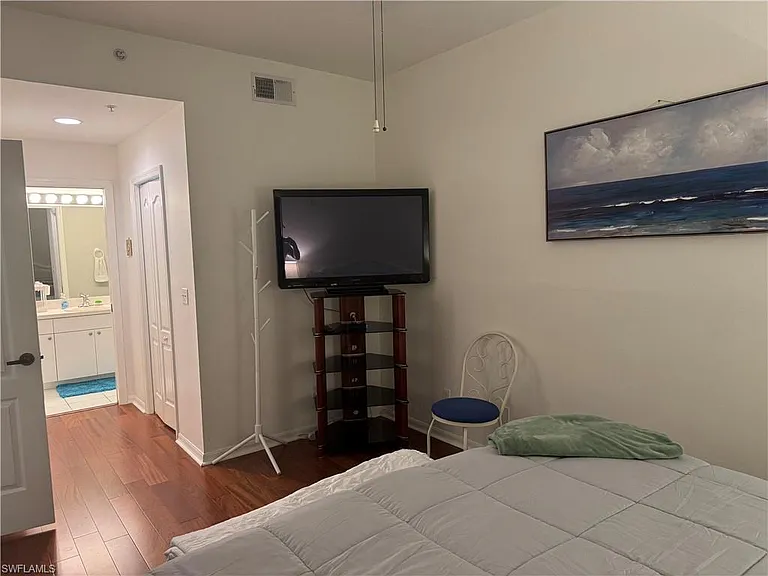 9500 Highland Woods Blvd #207 — Photo 14