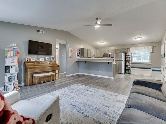 5th image of 3460 Pleasant Creek Dr