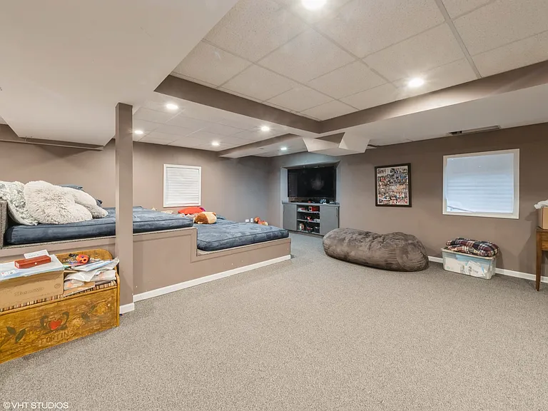 445 Blue Ash Dr — Photo 17