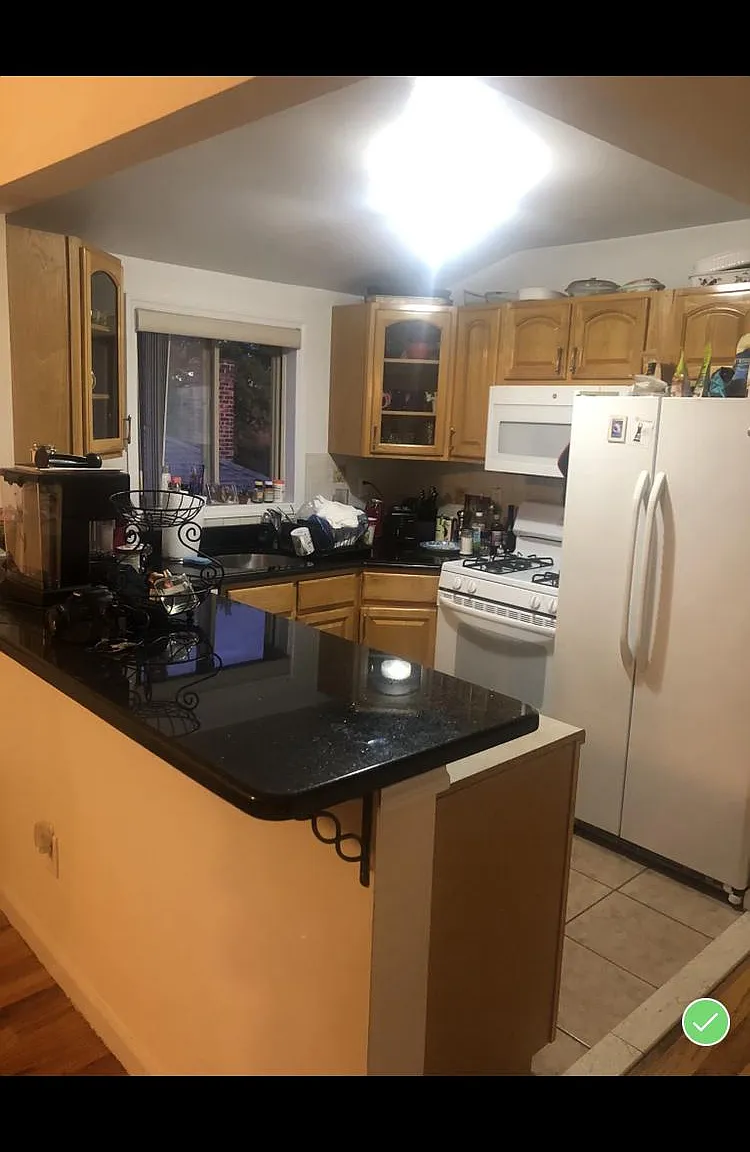 3 bed, $3,000 — Photo 1