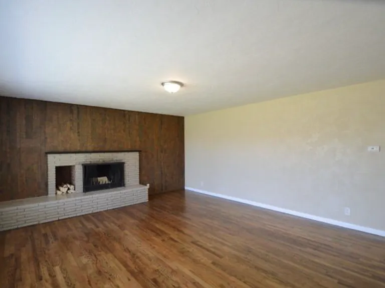 290 Lincoln Dr — Photo 4