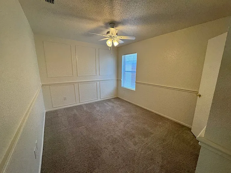 6848 Valley Creek Dr — Photo 10