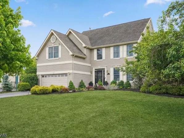 62 Blue Grass Blvd, Branchburg Twp., NJ 08876