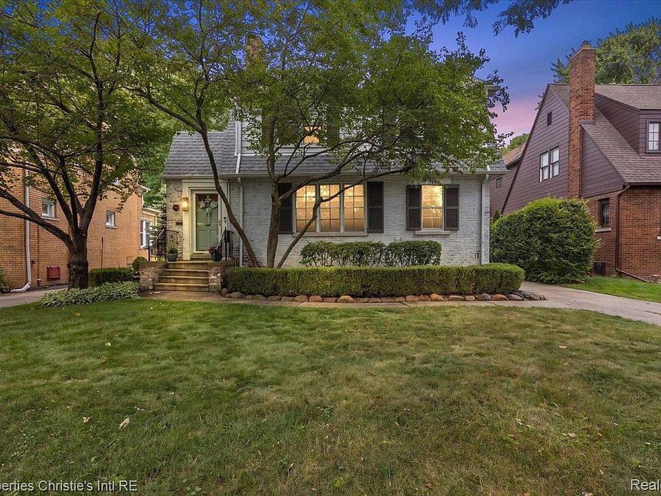 1st image of 788 Rivard Blvd
