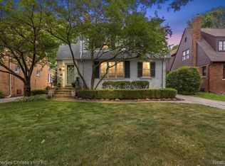 788 Rivard Blvd, Grosse Pointe, MI 48230