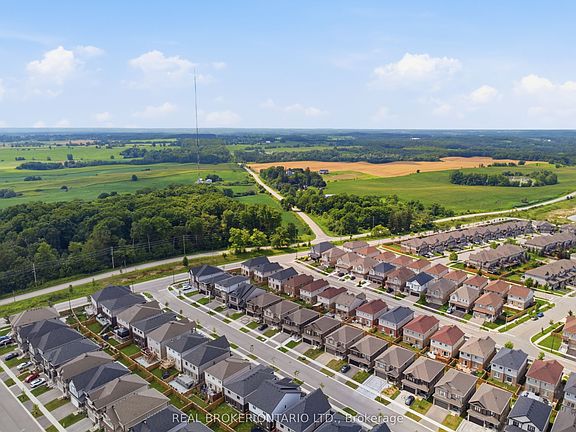 3rd image of 359 Beechdrops Dr