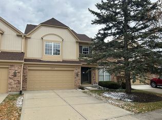 288 Lorraine Cir, Bloomingdale, IL 60108