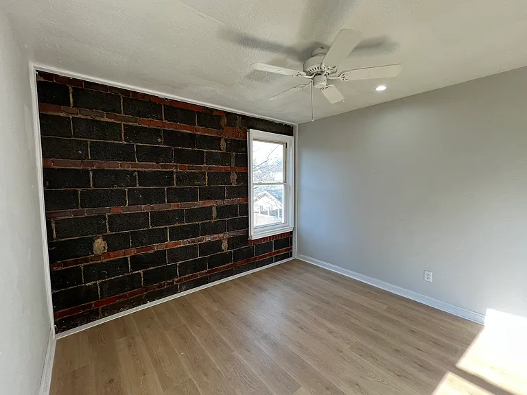 405 Linden Cir #4 — Photo 14
