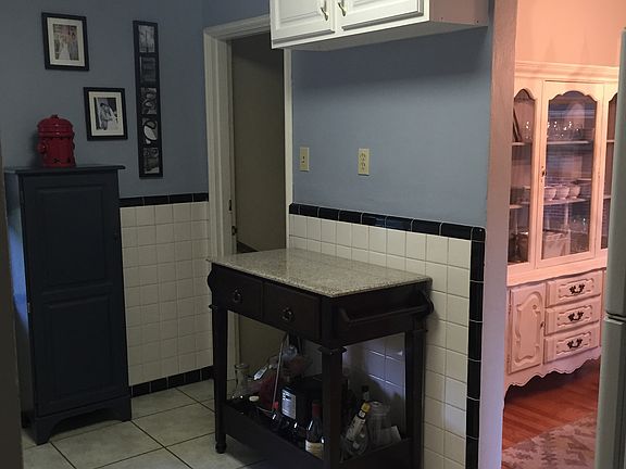 3rd image of 630 Clemens Ct