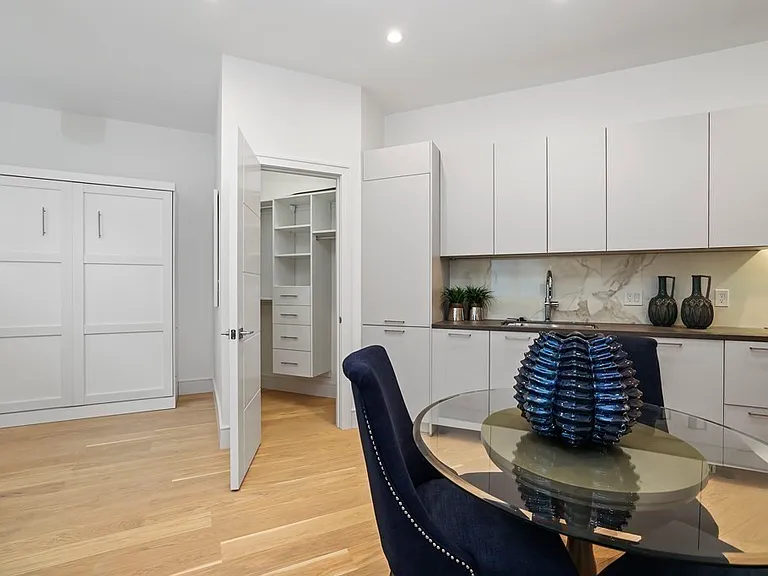 111 Marion St #1 — Photo 3