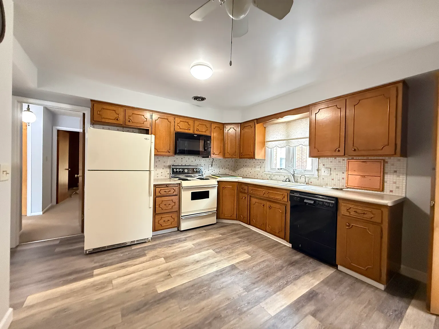 2 bed, 1288 sqft, $1,450 — Photo 2
