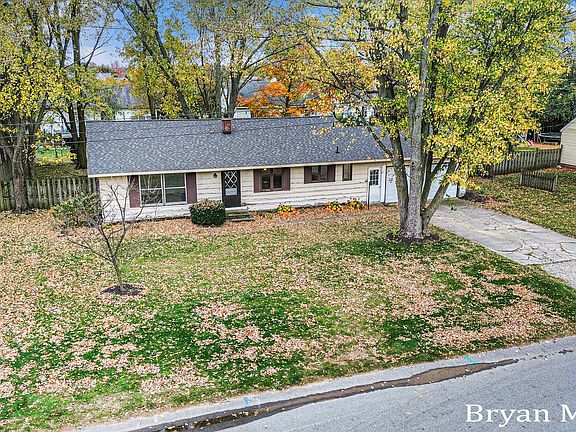 3rd image of 12860 N Bellwood Dr