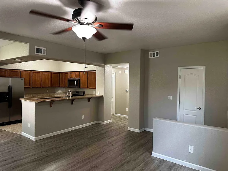 10213 King Henry Ave #104 — Photo 6