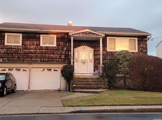 577 Nassau Ave, Freeport, NY 11520