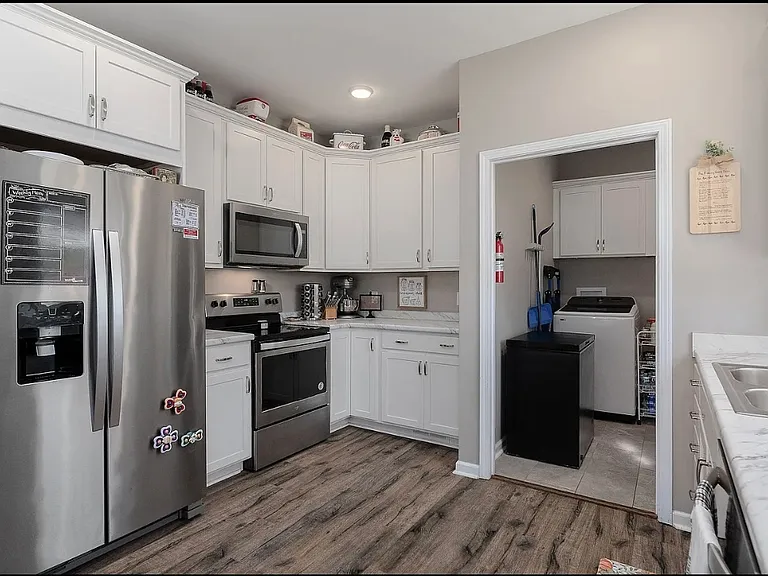 798 S Mountain St — Photo 15