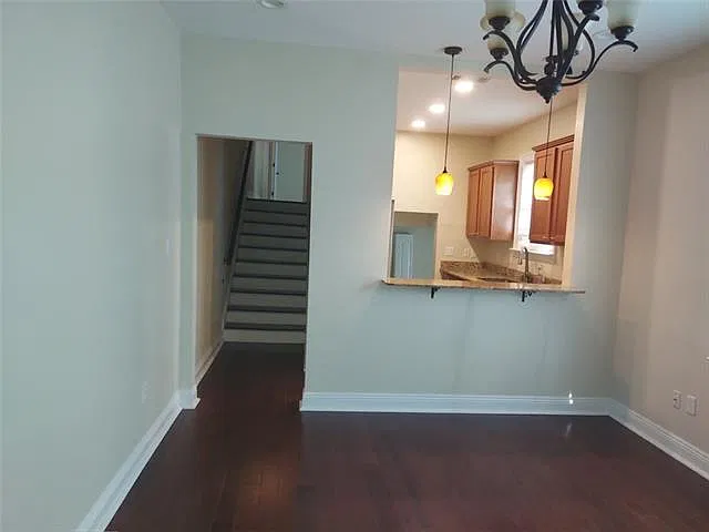 3 bed, 2.0 bath, 1640 sqft, $2,300 — Photo 3