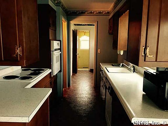 3rd image of 4 Black Ave E #Ss