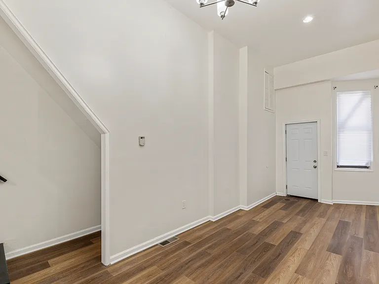 503 E 23rd St #1 — Photo 3