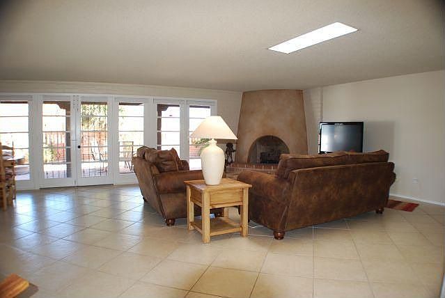 1st image of 362 W Paseo Solana