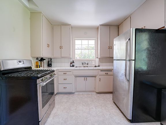 5th image of 12937 Woodbridge St