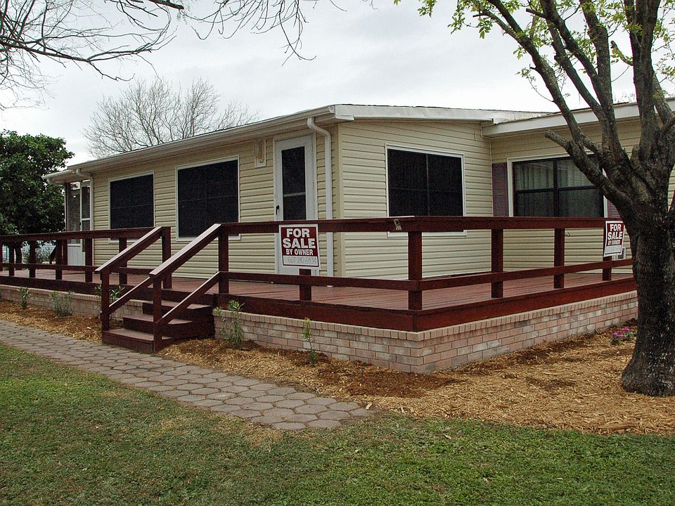 1st image of 4901 Daffodil Ave Unit 11