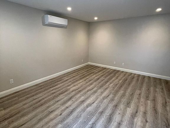 2nd image of 816 S Marguerita Ave #4
