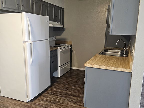 3rd image of 108 Love St #E2