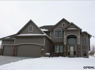 2002 S 192nd Ave, Omaha, NE 68130