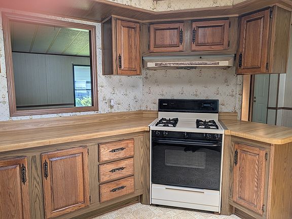 5th image of 105 Clayton Dr