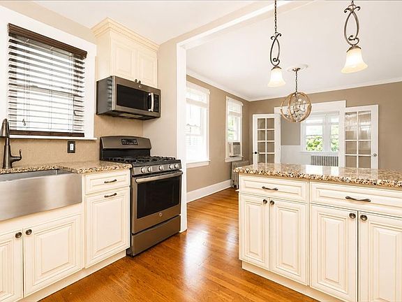 3rd image of 69 Chelsea St