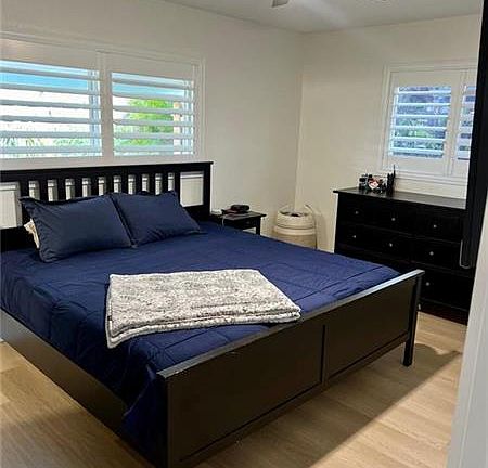 5th image of 330 SE 3rd St #330