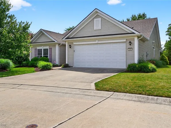 498 Water Pointe Ln, Brunswick, OH 44212