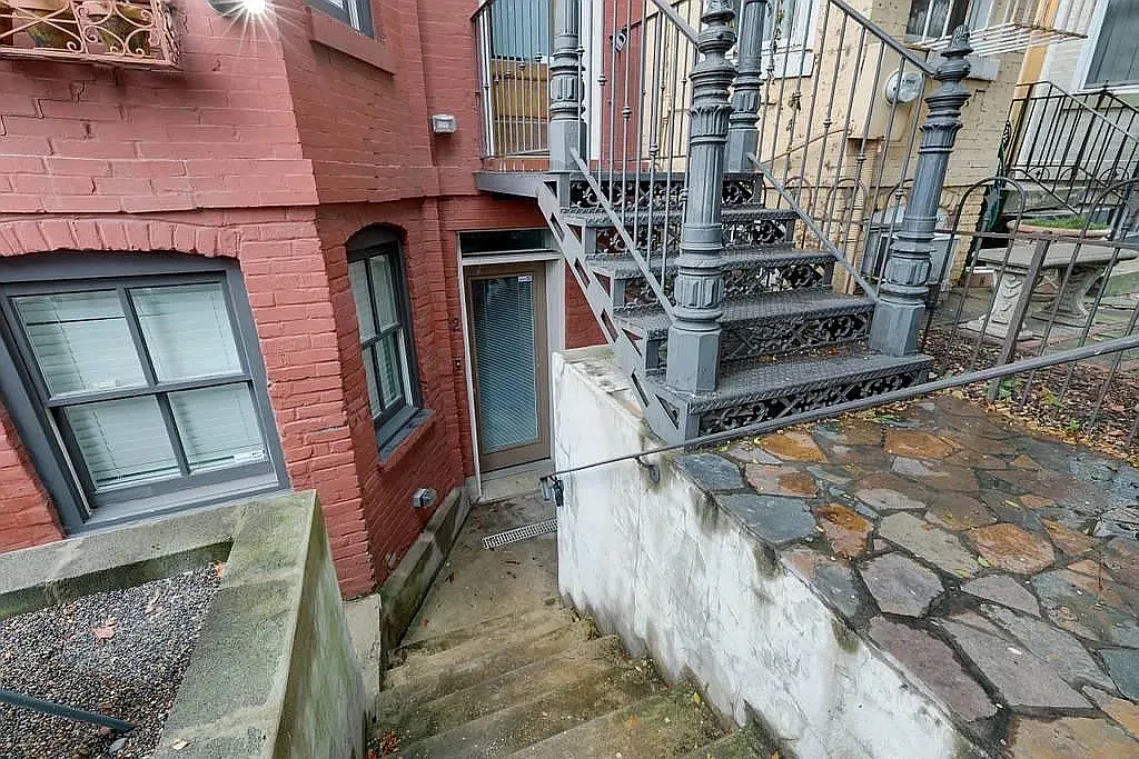 Building Photo - 2006 13th St NW #BASEMENT