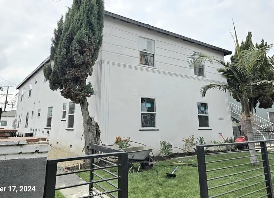 1st image of 8524 Beverlywood St
