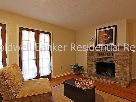 3rd image of 1115 Yale Ave