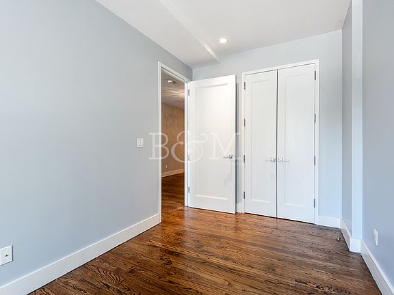 5th image of 583 Van Buren St #2