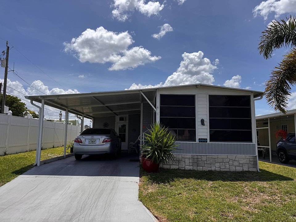 1st image of 354 Shoreland Dr