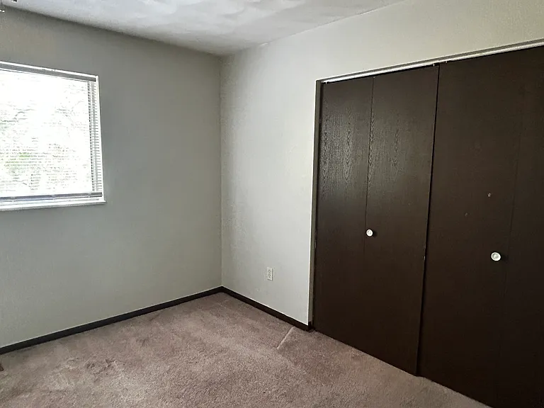 3440 W Richwoods Blvd — Photo 4