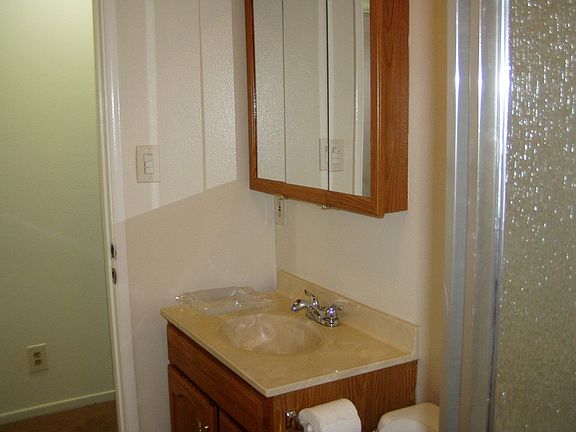 3rd image of 4215 W 160th St