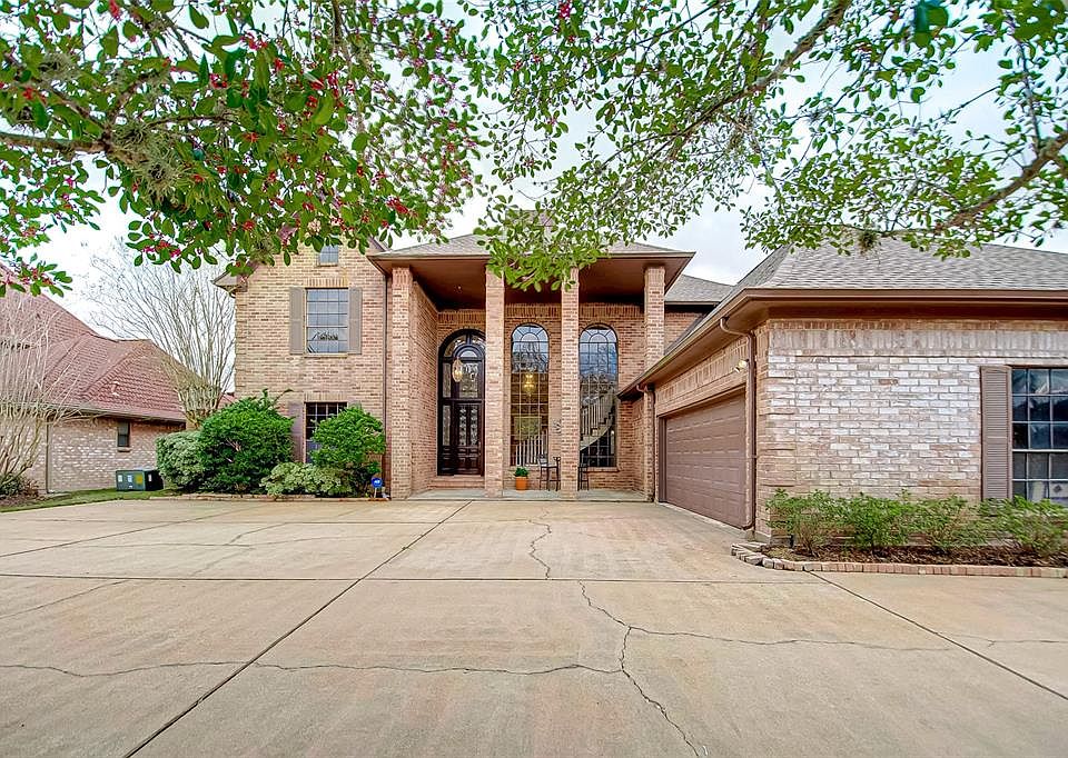 1st image of 3807 E Valley Dr