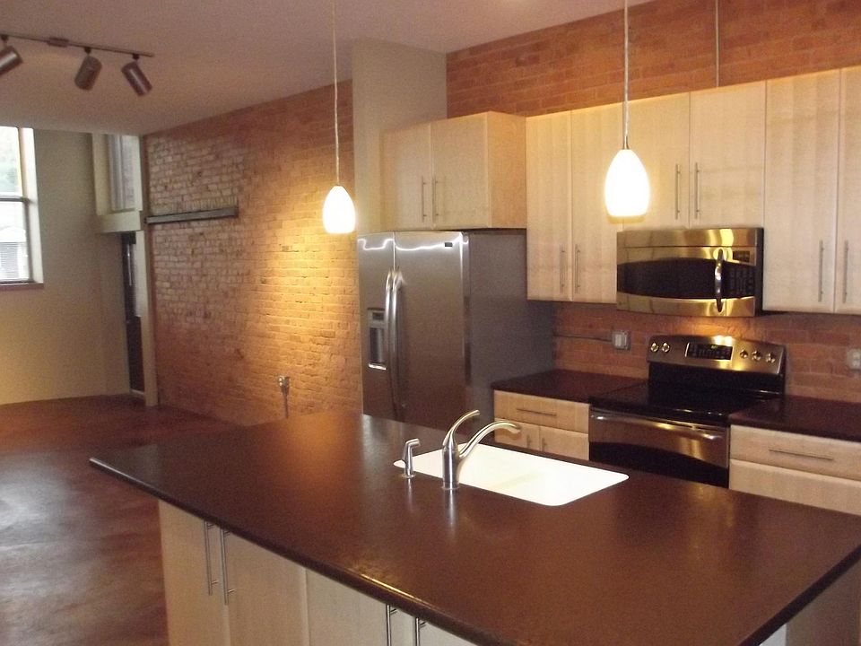1st image of 1615 Ludington St APT 1B