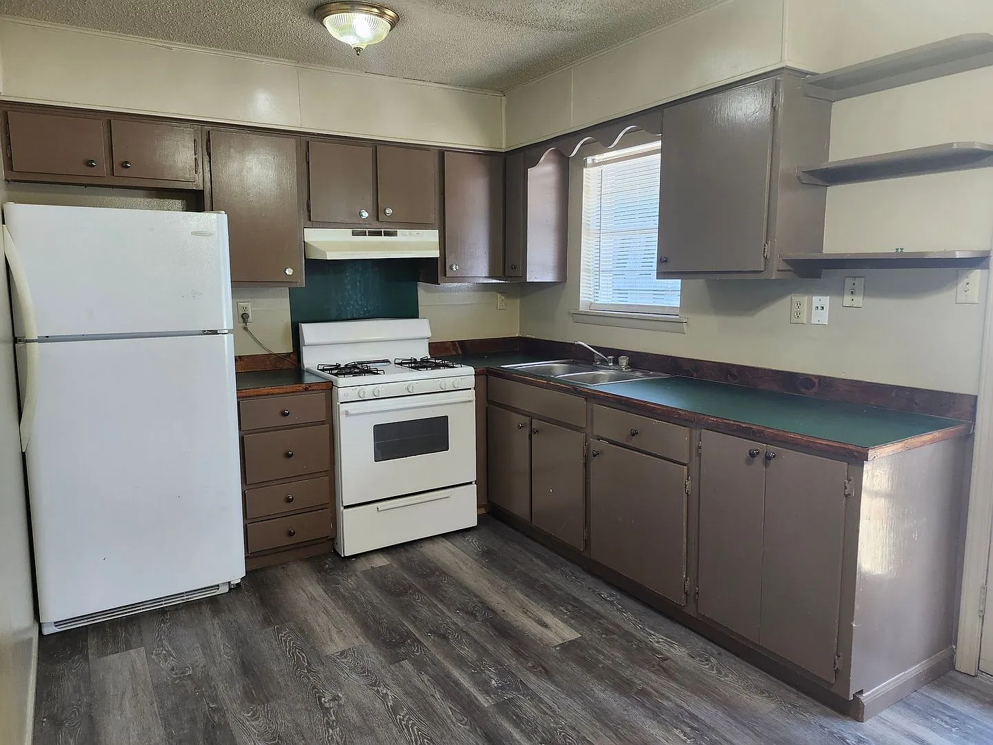 2B/1B Townhome — Photo 4
