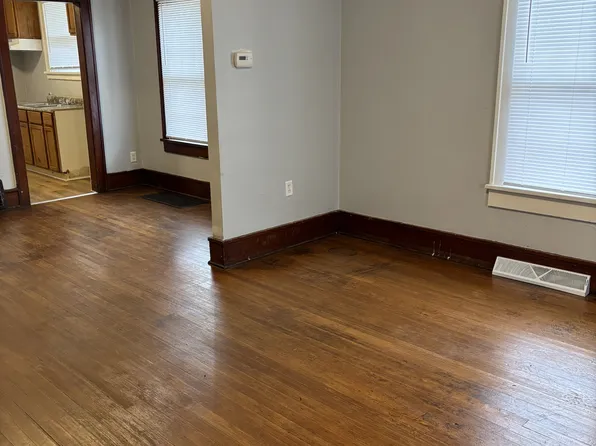 1136 N 13th St, Springfield, IL 62702